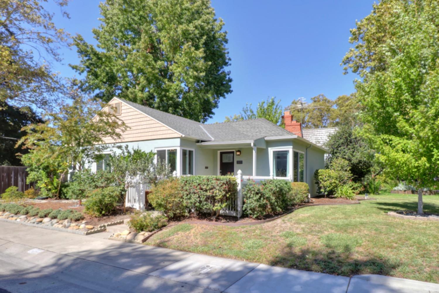 1633 Vallejo Way, Sacramento, CA 95818 Compass