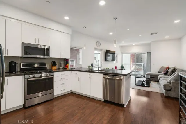 $1,100,000 | 2222 Strata Lane, Eagle Rock, CA 90041