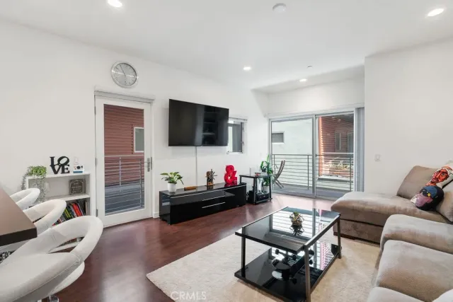 $1,100,000 | 2222 Strata Lane, Eagle Rock, CA 90041