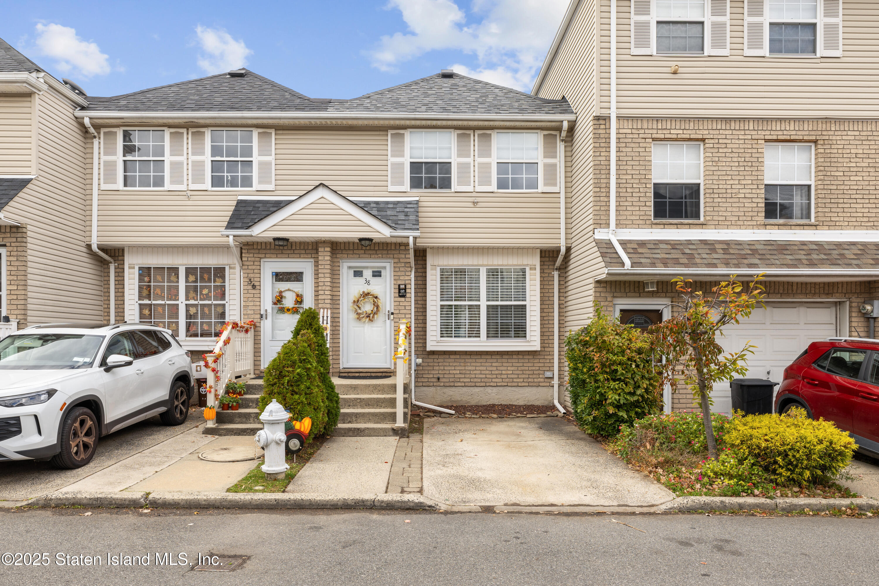 38 Deborah Loop Staten Island, NY 10312 - Photo 12 of 16 Front