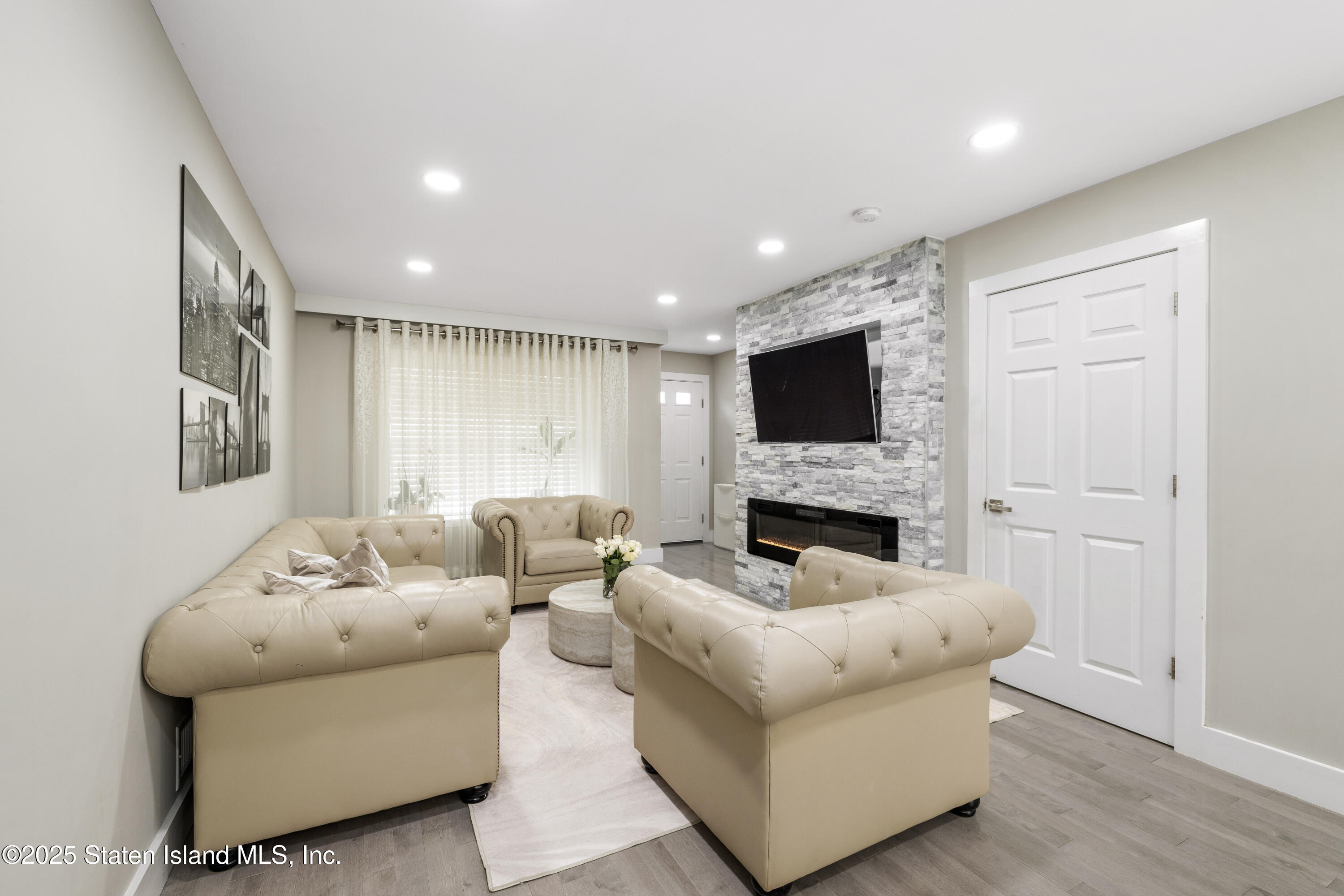 38 Deborah Loop Staten Island, NY 10312 - Photo 5 of 16 2Z3A7868