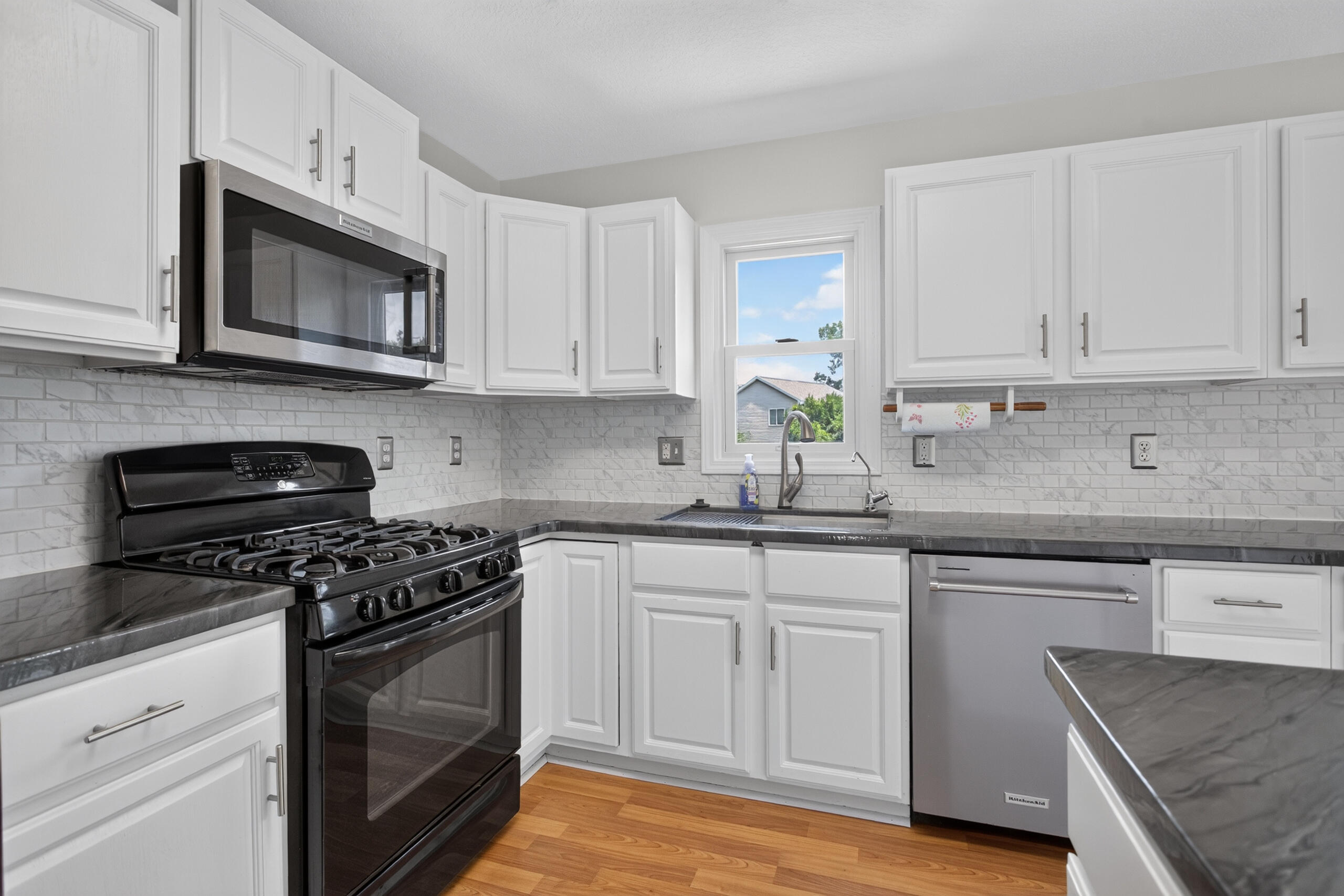 7698 Dalton Road Onsted, MI 49265 - Photo 16 of 62 Kitchen