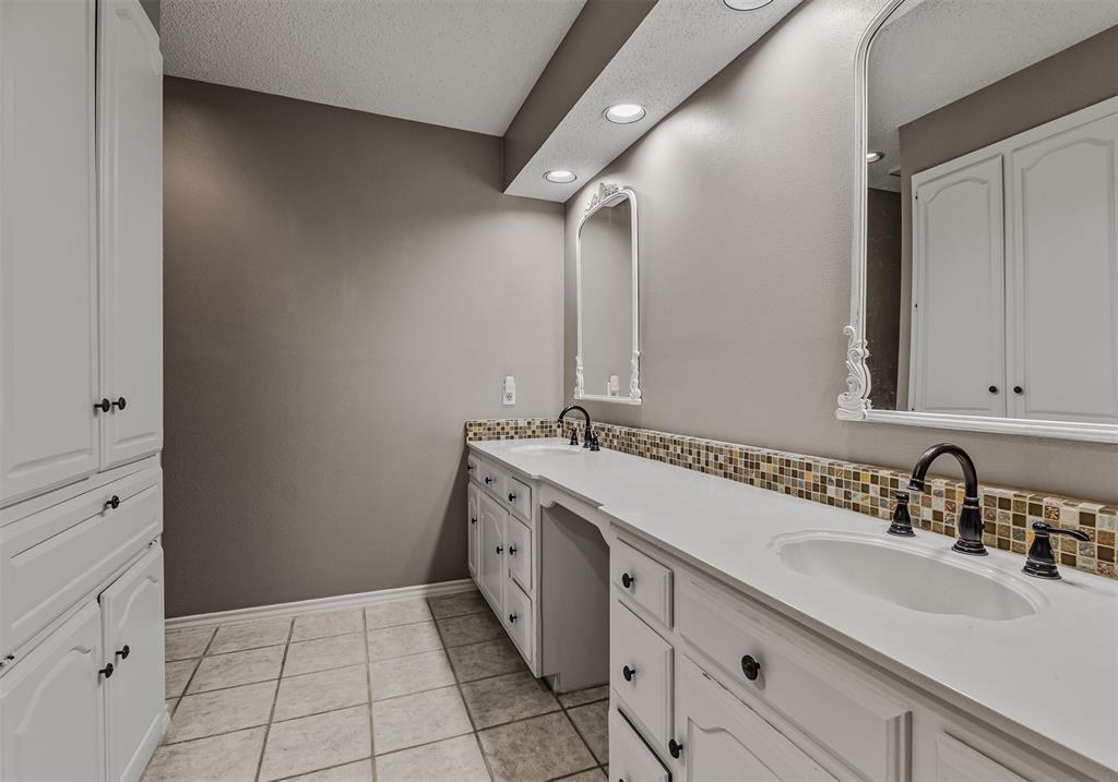 2513 Ridge Oak Court Garland, TX 75044 - Photo 17 of 31
