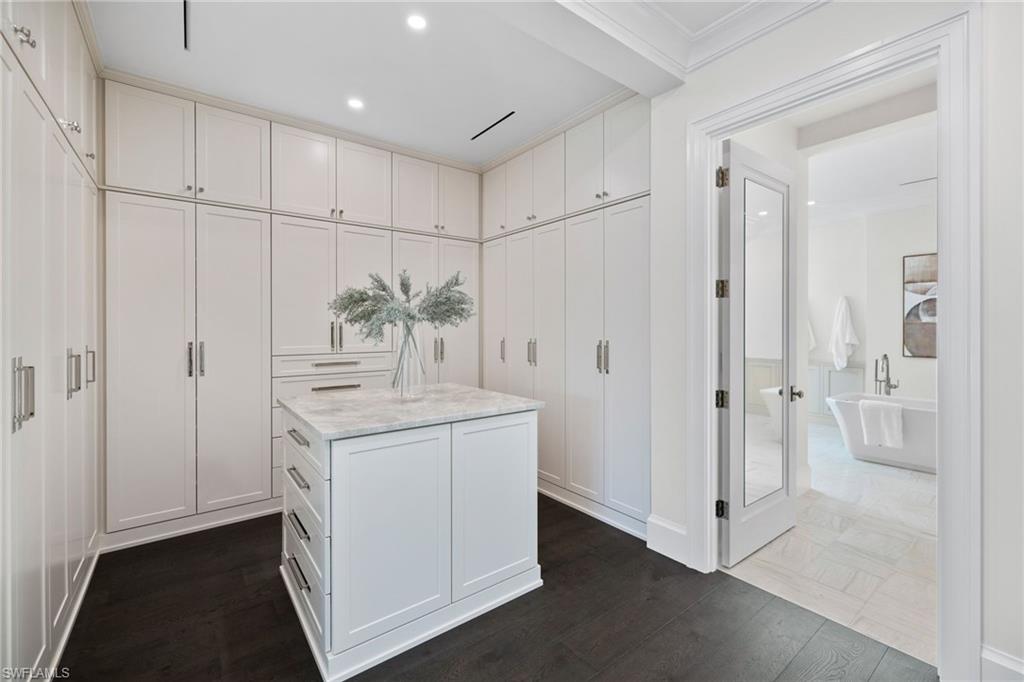 330 Hawser Lane Naples, FL 34102 - Photo 20 of 48