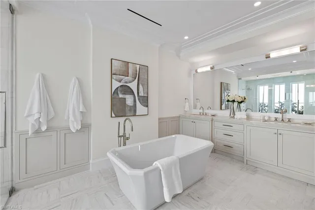 $9,995,000 | 330 Hawser Lane, Naples, FL 34102