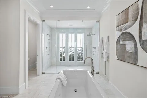 $9,995,000 | 330 Hawser Lane, Naples, FL 34102