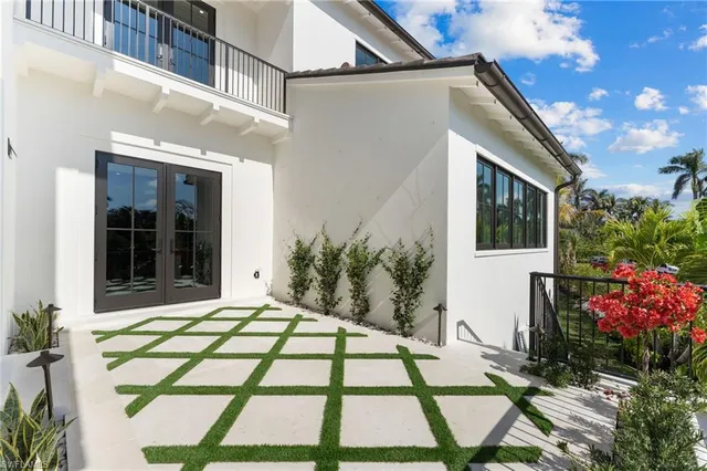 $9,995,000 | 330 Hawser Lane, Naples, FL 34102