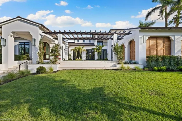 $9,995,000 | 330 Hawser Lane, Naples, FL 34102