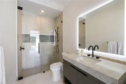 $9,995,000 | 330 Hawser Lane, Naples, FL 34102