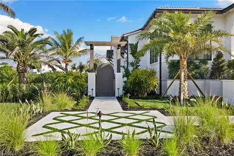 $9,995,000 | 330 Hawser Lane, Naples, FL 34102