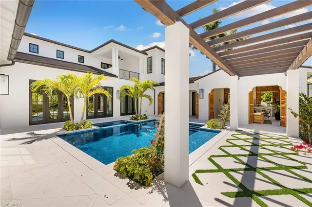 $9,995,000 | 330 Hawser Lane, Naples, FL 34102