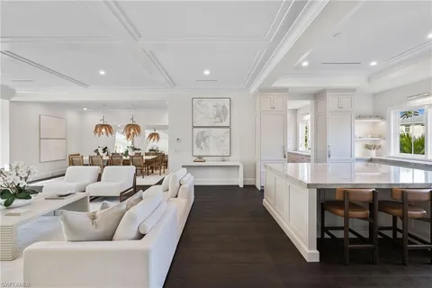 $9,995,000 | 330 Hawser Lane, Naples, FL 34102