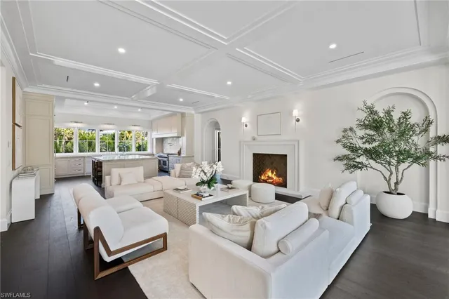 $9,995,000 | 330 Hawser Lane, Naples, FL 34102