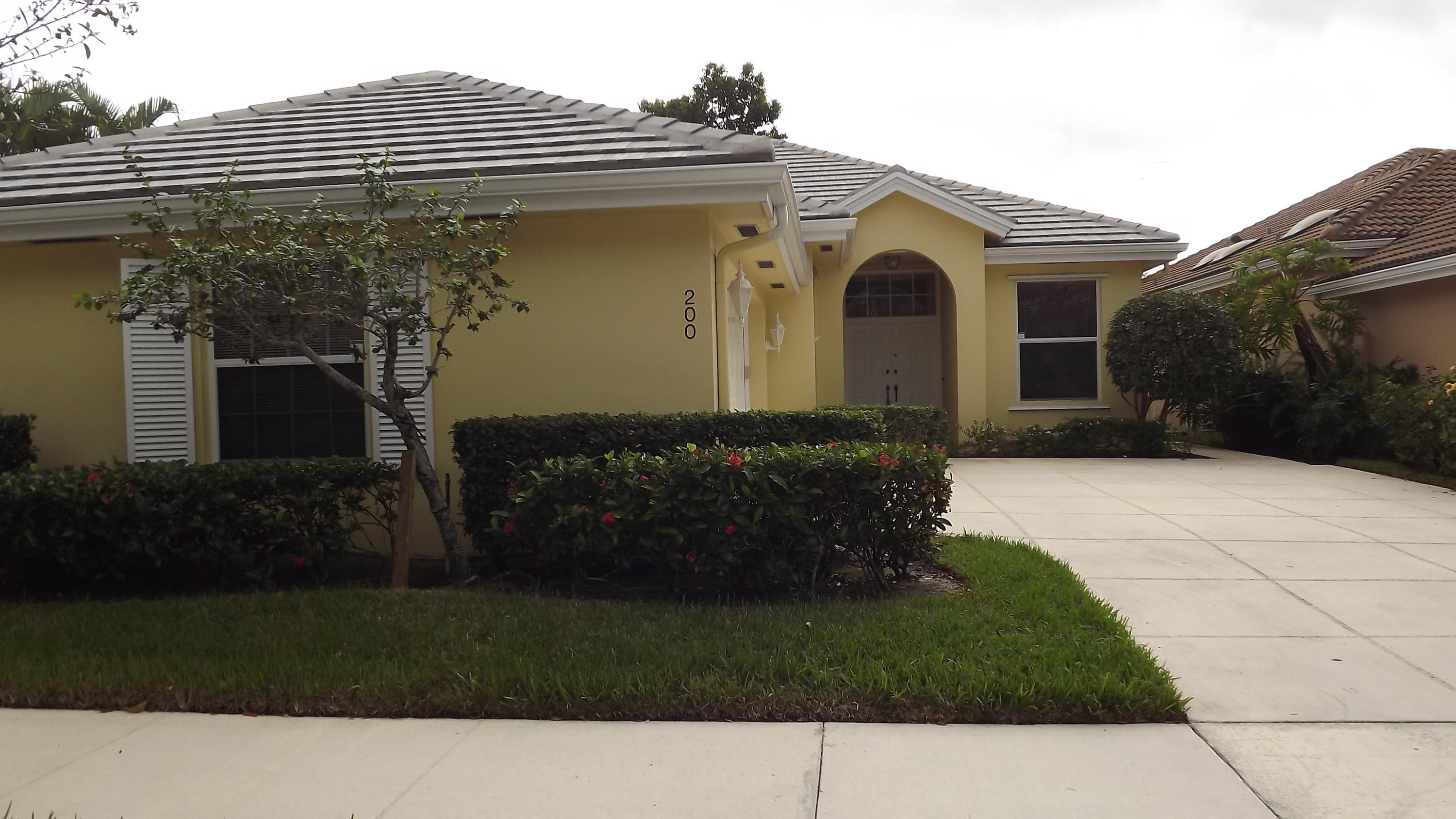 200 Hampton Place Jupiter, FL 33458 - Photo 3 of 68 2013-11-29 200 Hampton PL Jupiter 1 (4)