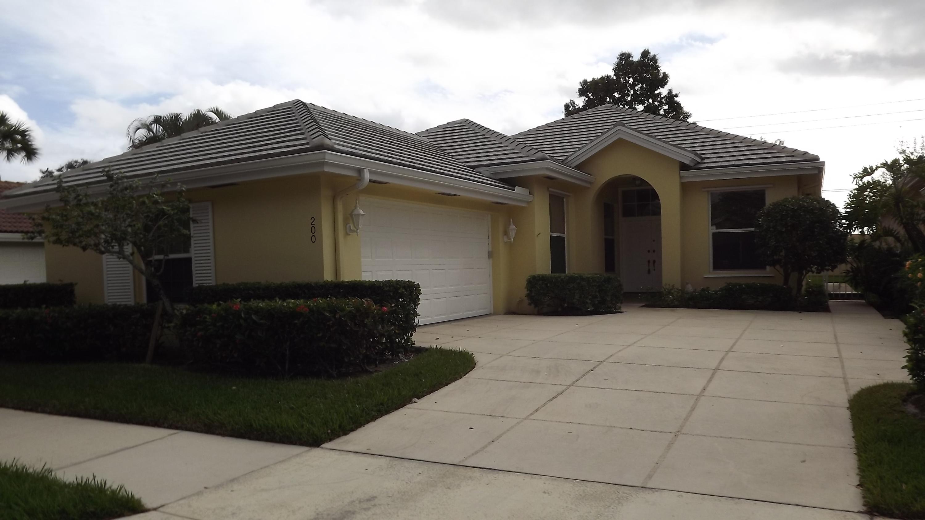 200 Hampton Place Jupiter, FL 33458 - Photo 4 of 68 2013-11-29 200 Hampton PL Jupiter 1 (6)