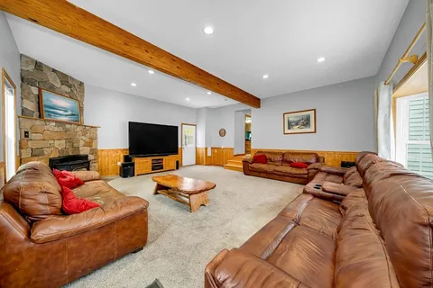 $1,275,000 | 11 Longwood Drive, Lunenburg, MA 01462