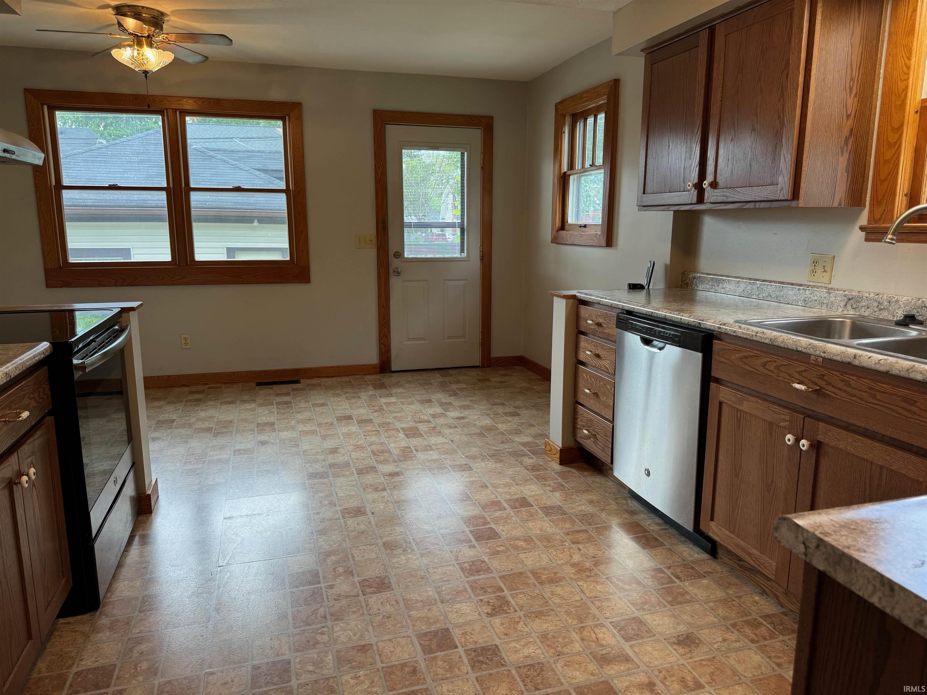 2325 Terrace Road Fort Wayne, IN 46805 - Photo 16 of 23 Gallery Image 16