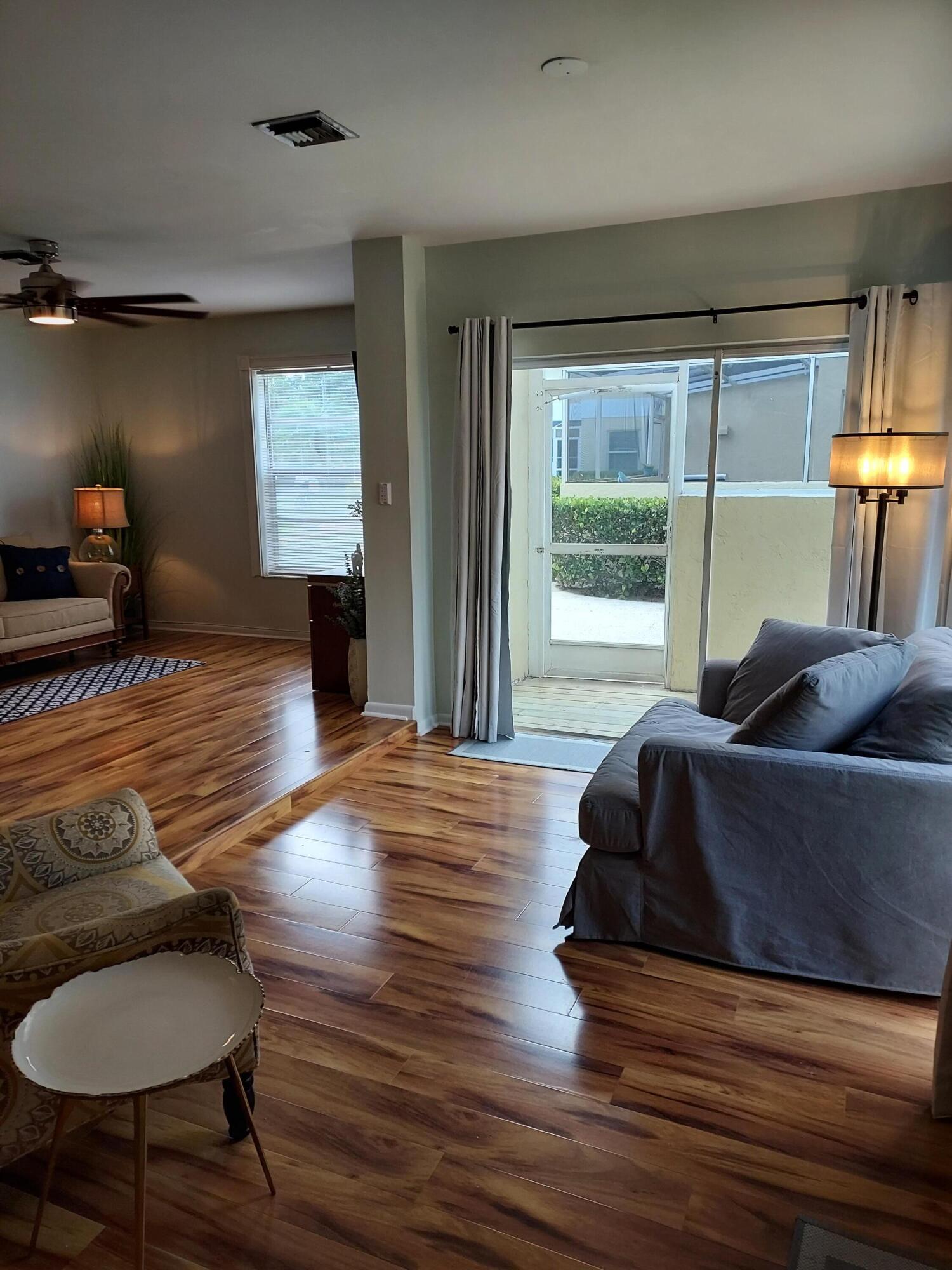 717 Highway 1, Unit 911 Jupiter, FL 33477 - Photo 11 of 32 Living area