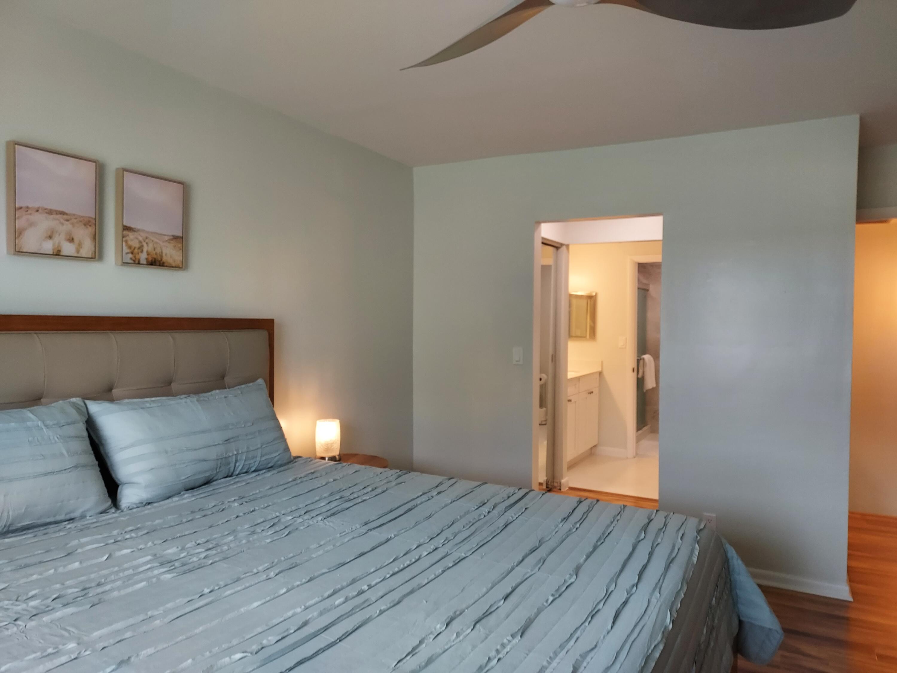 717 Highway 1, Unit 911 Jupiter, FL 33477 - Photo 16 of 32 Primary ensuite