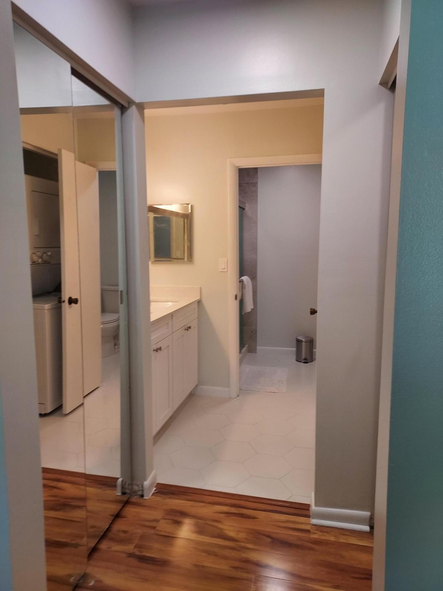 717 Highway 1, Unit 911 Jupiter, FL 33477 - Photo 20 of 32 Primary bathroom