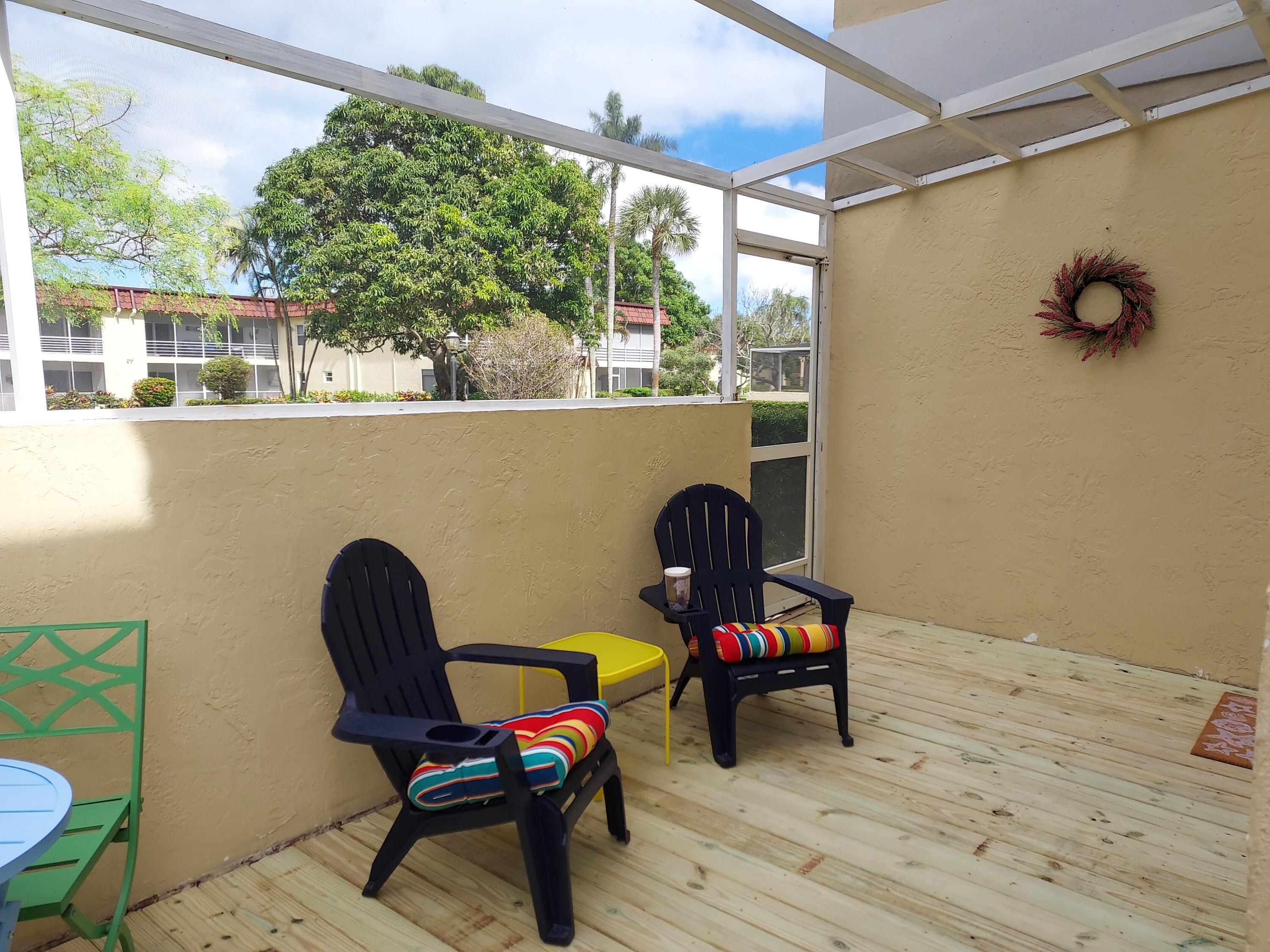 717 Highway 1, Unit 911 Jupiter, FL 33477 - Photo 21 of 32 Screened-in Patio