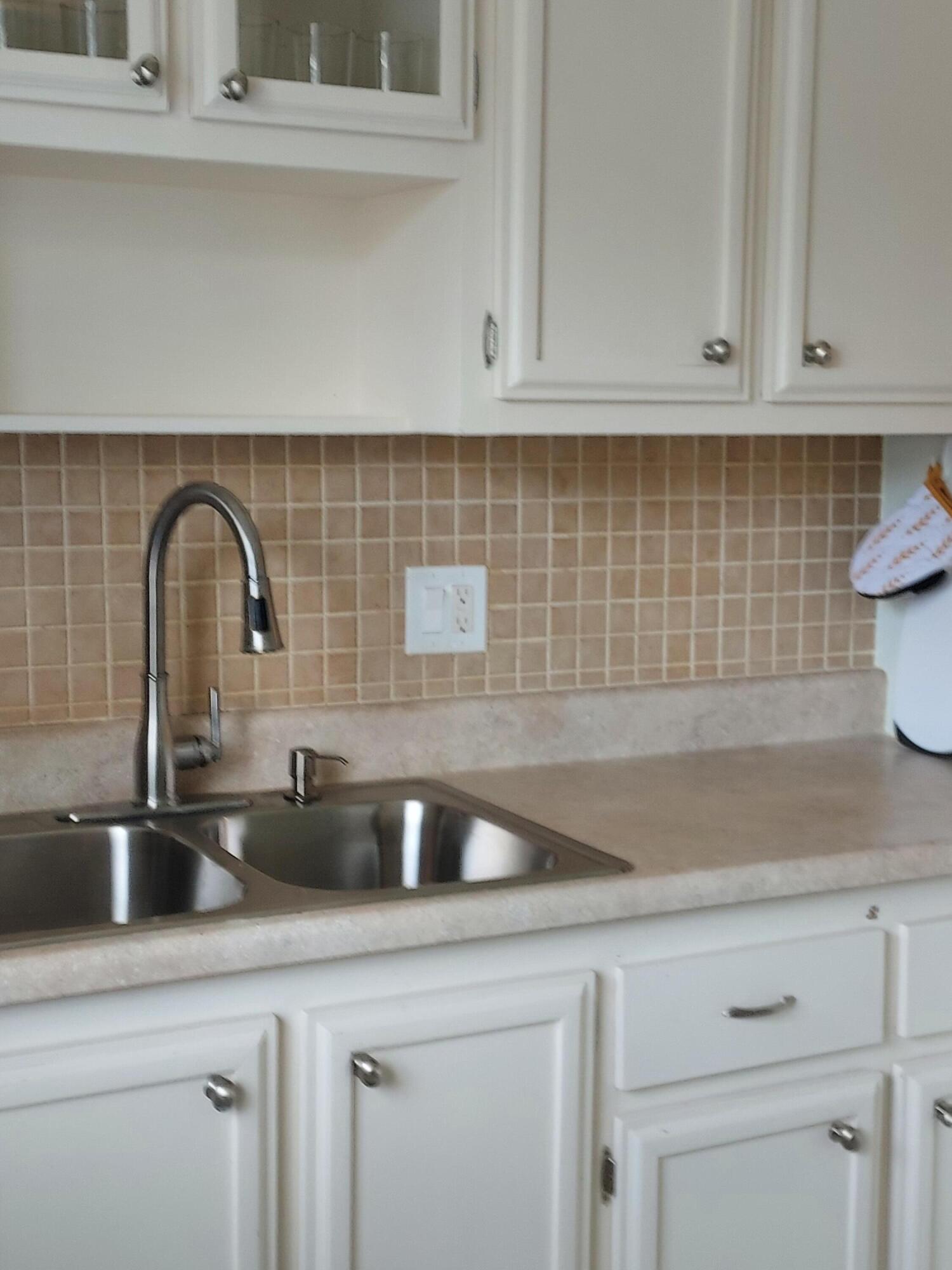 717 Highway 1, Unit 911 Jupiter, FL 33477 - Photo 3 of 32 Kitchen