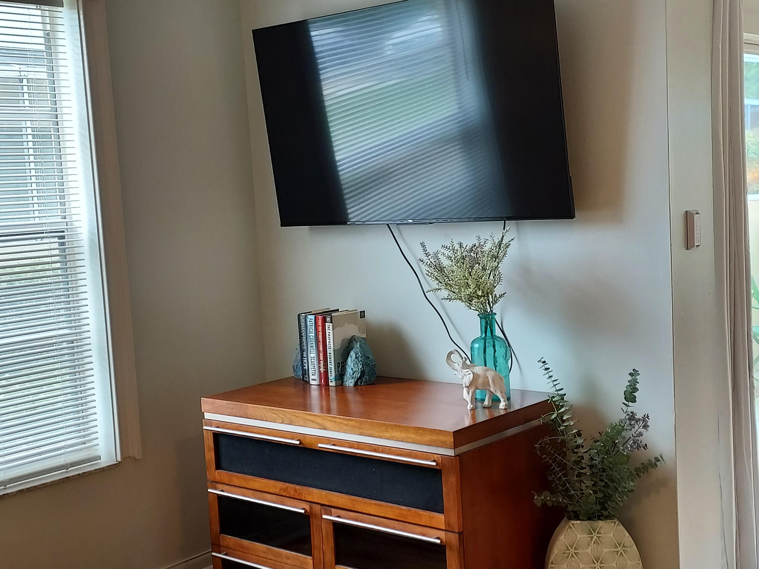 717 Highway 1, Unit 911 Jupiter, FL 33477 - Photo 9 of 32 Living area