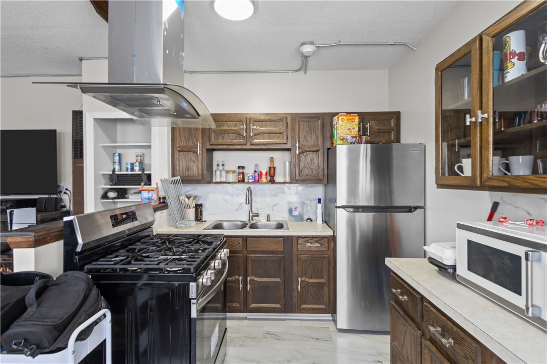 129 Academy Avenue Providence, RI 02908 - Photo 23 of 49