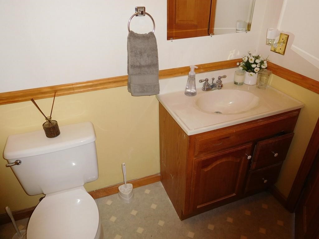 4 Grandview Road Pelham, NH 03076 - Photo 14 of 29