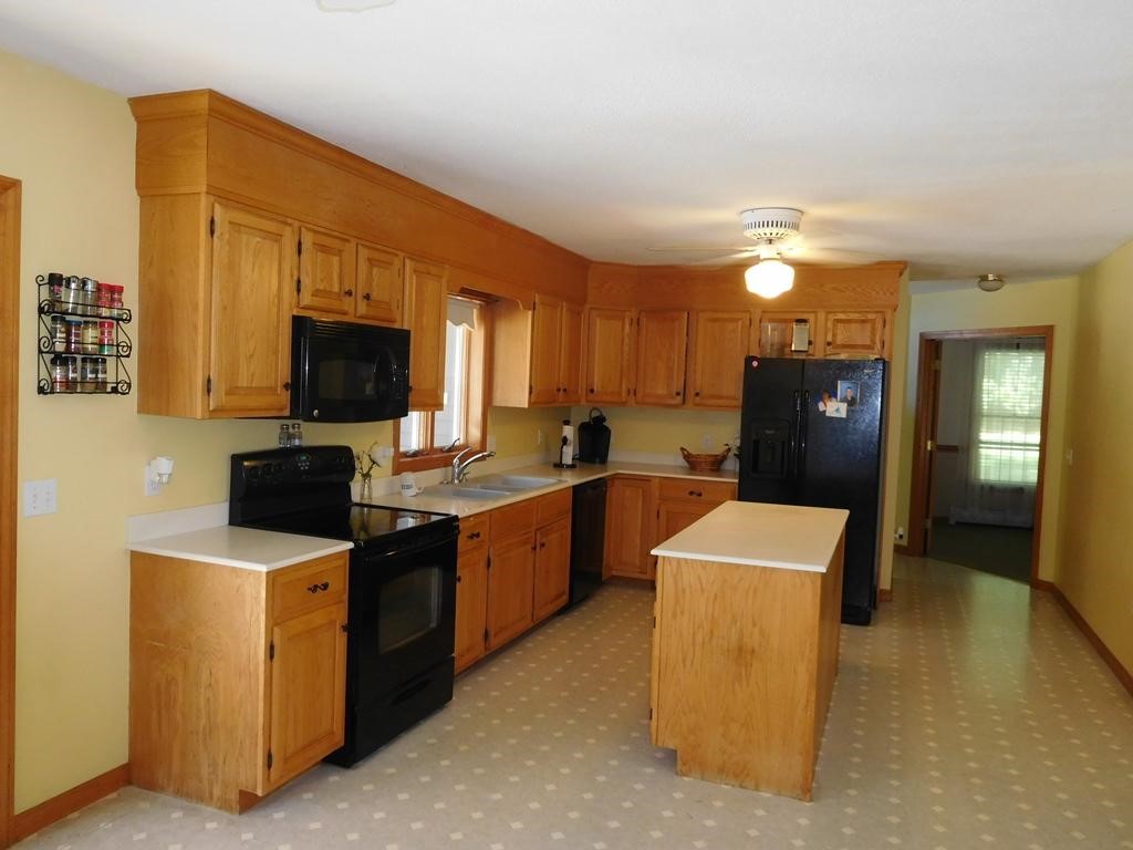 4 Grandview Road Pelham, NH 03076 - Photo 6 of 29