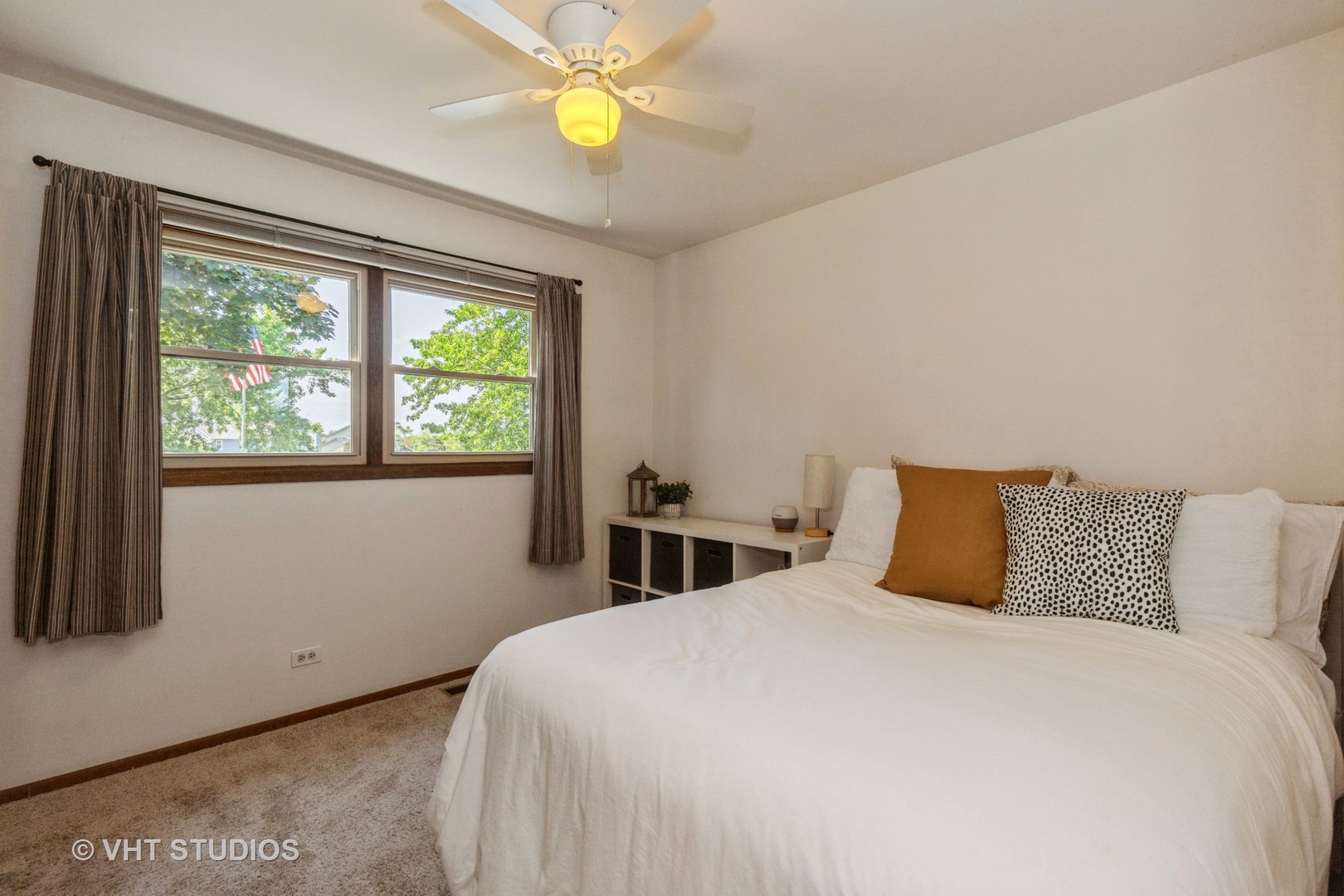 2351 Federal Circle Lindenhurst, IL 60046 - Photo 16 of 26 a bedroom with a bed and a window