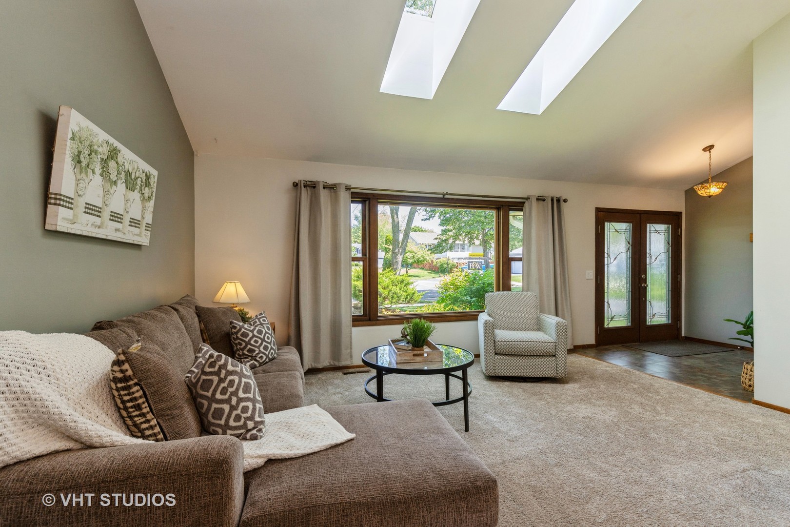 2351 Federal Circle Lindenhurst, IL 60046 - Photo 7 of 26 a living room with furniture and a large window