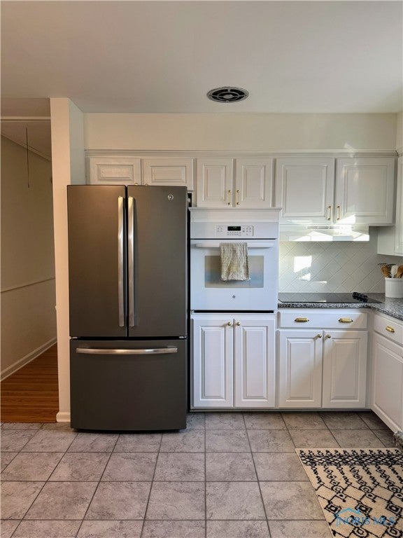 2804 Evergreen Road Toledo, OH 43606 - Photo 15 of 36 Kitchen