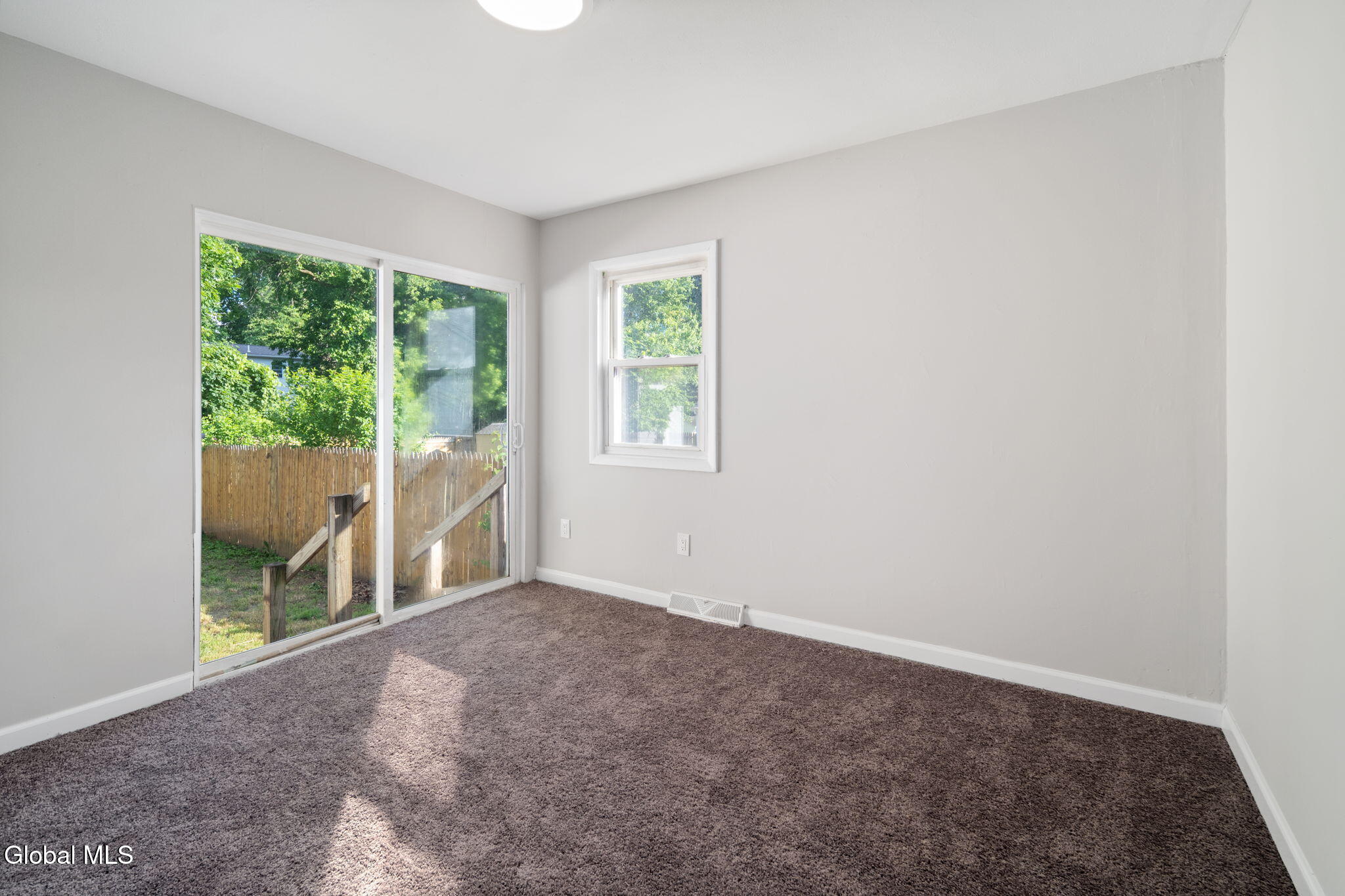 420 Chiswell Road Schenectady, NY 12304 - Photo 19 of 34 19-420ChiswellSt_19