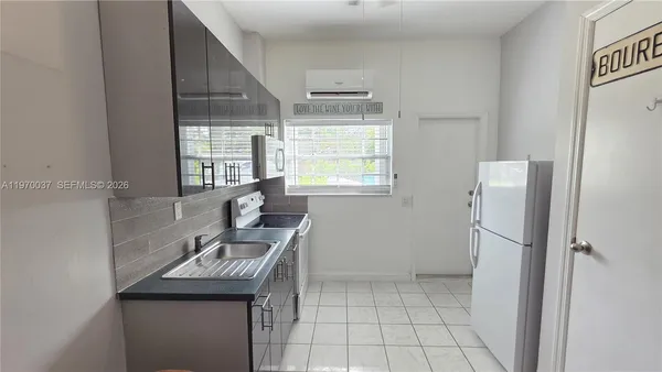 $1,400 | 1105 Northeast 119th Street, Unit A, Biscayne Park, FL 33161