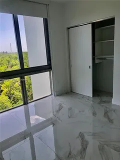 $5,700 | 16385 Biscayne Boulevard, Unit 621, North Miami Beach, FL 33160