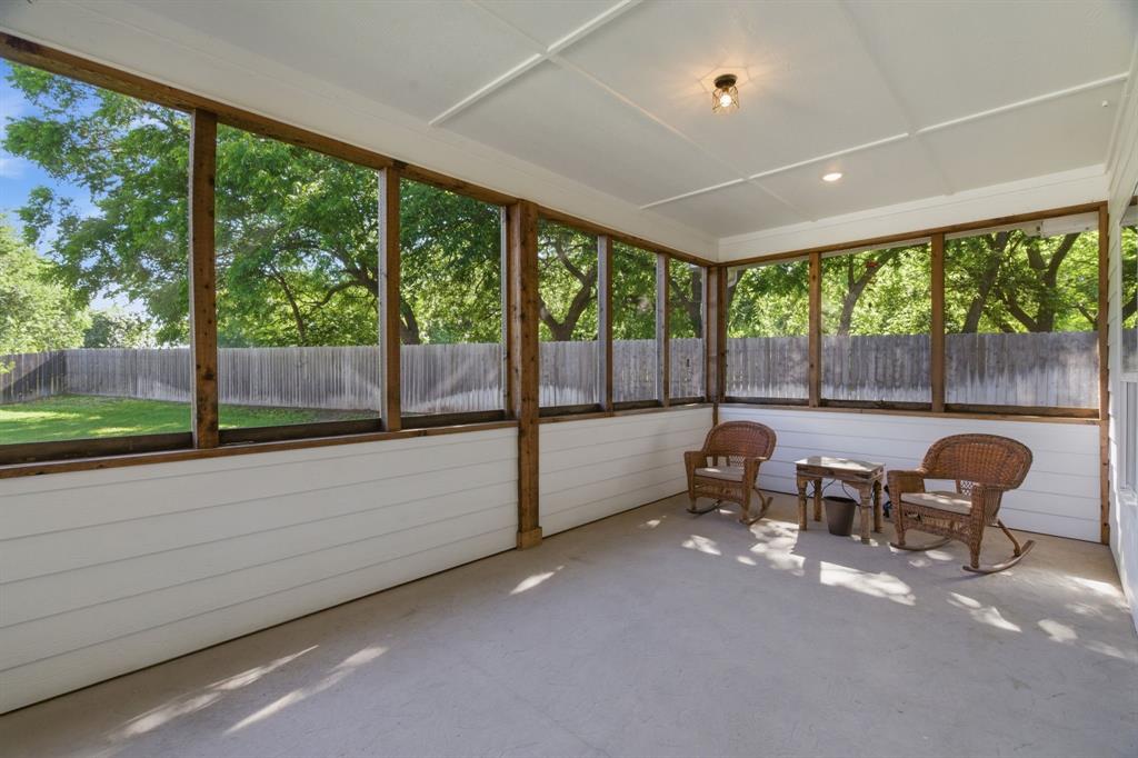 300 Mockingbird Lane Springtown, TX 76082 - Photo 28 of 32 Screneed in Porch
