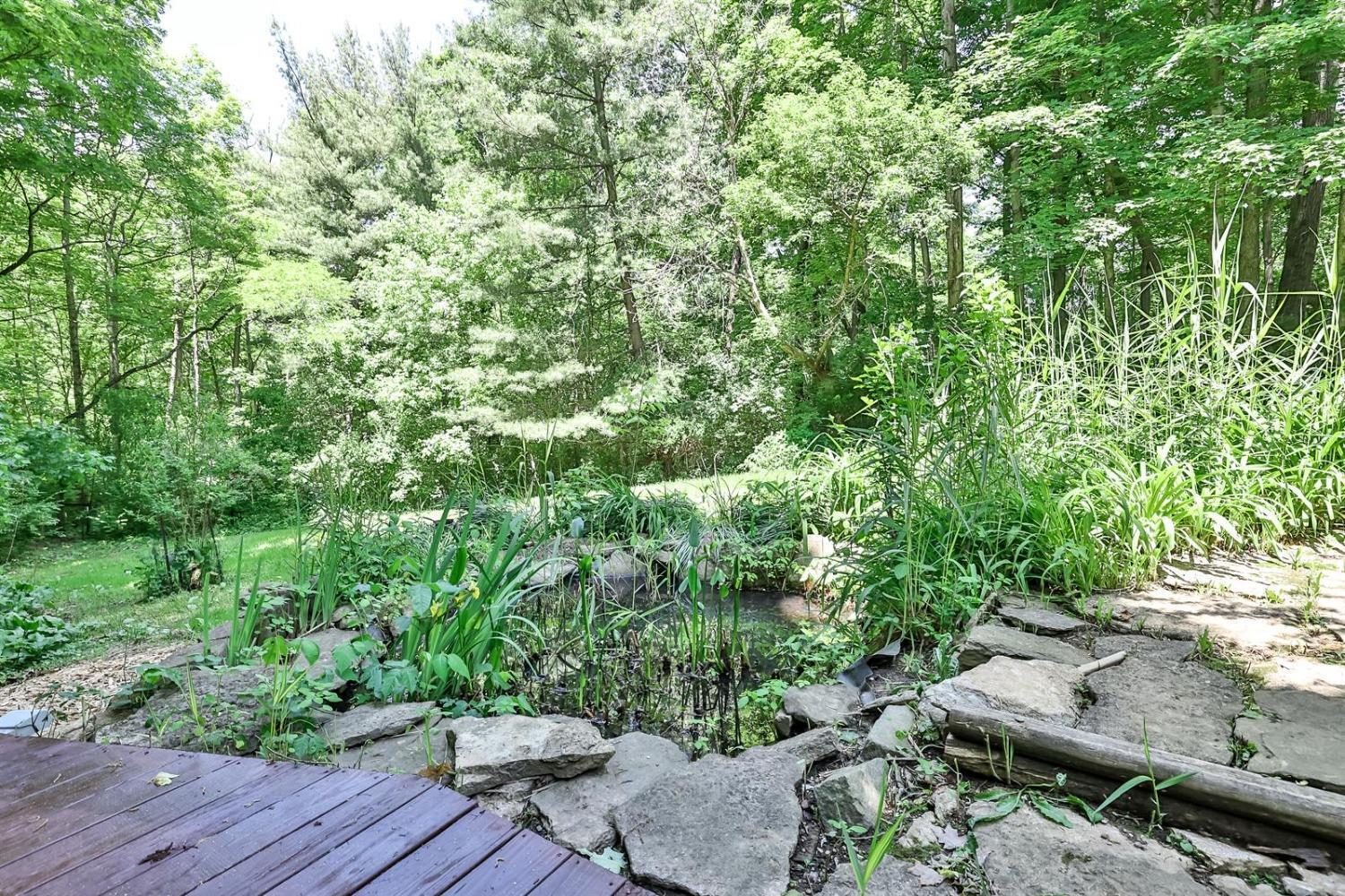 7339 Drake Road Cincinnati, OH 45243 - Photo 8 of 50