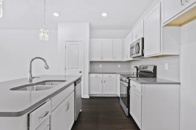 $349,900 | 350 Canonbury Drive, Lebanon, TN 37087