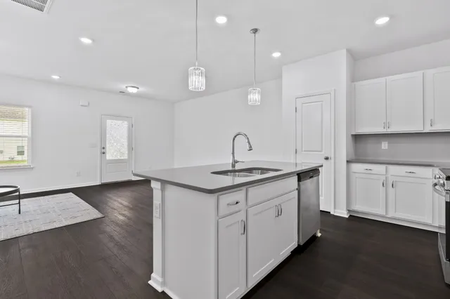 $349,900 | 350 Canonbury Drive, Lebanon, TN 37087