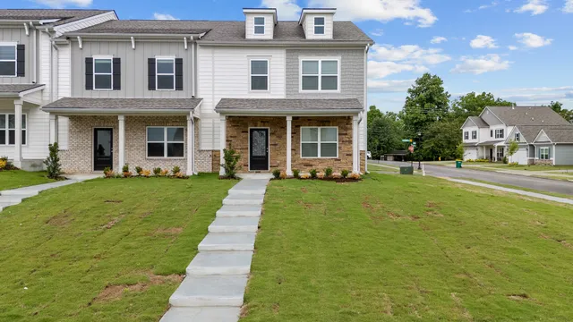 $349,900 | 350 Canonbury Drive, Lebanon, TN 37087