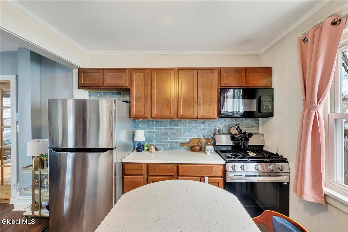 1075 Keyes Avenue Schenectady, NY 12309 - Photo 19 of 42 20-IMG_8182