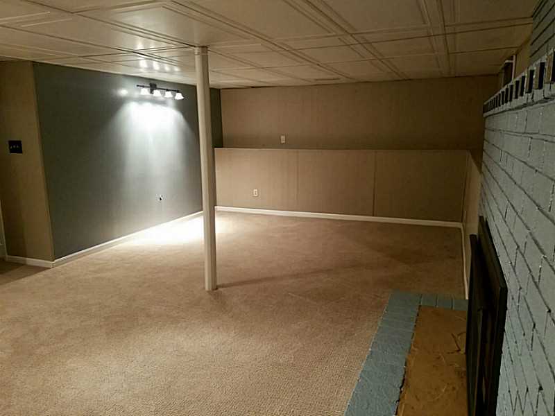 5 Angelwood Road Coventry, RI 02816 - Photo 18 of 25 Den/Family/Great Room.