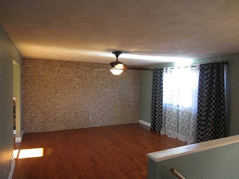 5 Angelwood Road Coventry, RI 02816 - Photo 5 of 25 Living Room.