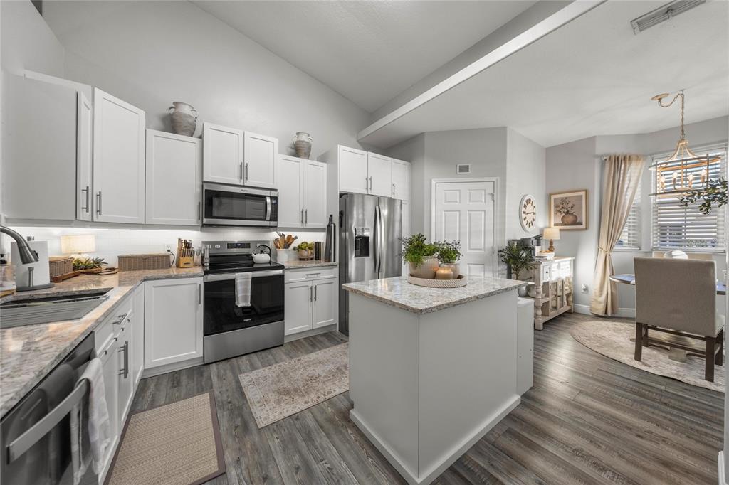 17059 Southeast 115th Terrace Road Summerfield, FL 34491 - Photo 9 of 44