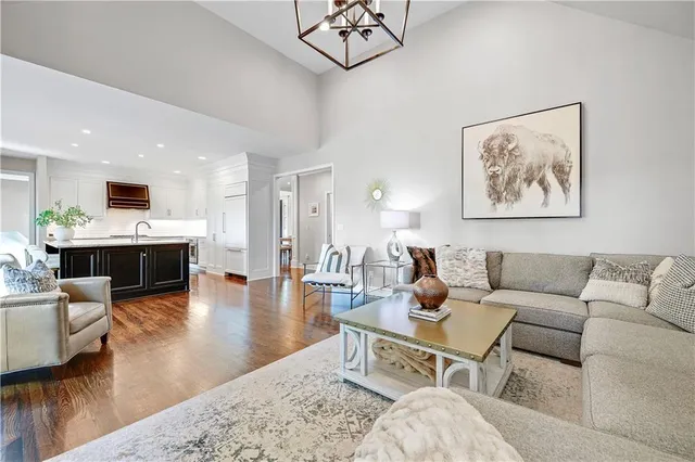 $1,550,000 | 16849 South Highland Ridge Drive, Loch Lloyd, MO 64012