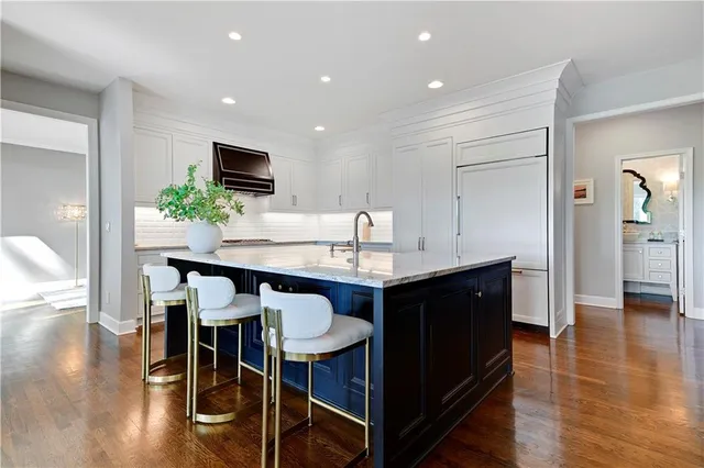 $1,550,000 | 16849 South Highland Ridge Drive, Loch Lloyd, MO 64012