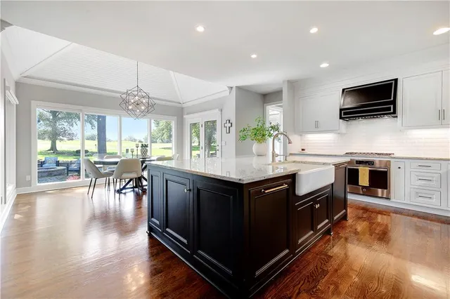 $1,550,000 | 16849 South Highland Ridge Drive, Loch Lloyd, MO 64012