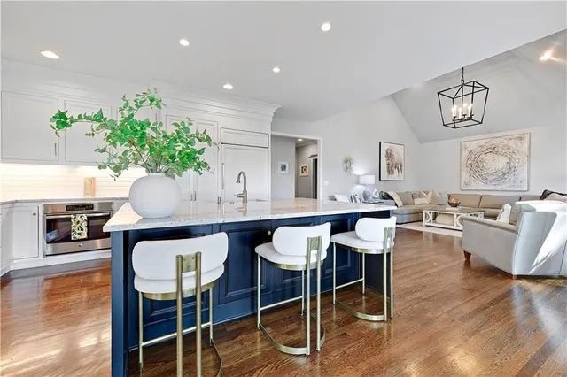 $1,550,000 | 16849 South Highland Ridge Drive, Loch Lloyd, MO 64012