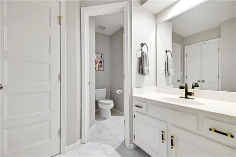 $1,550,000 | 16849 South Highland Ridge Drive, Loch Lloyd, MO 64012